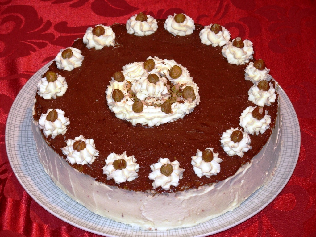 Haselnuss-Sahne-Torte.png