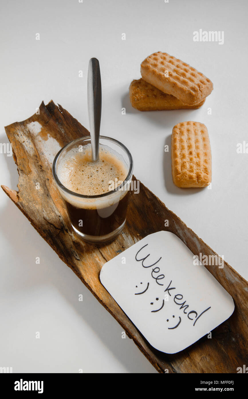 iced-coffee-and-cookies-on-table-flat-lay-style-for-weekendholiday-refreshing-mood-MFF0FJ.jpg