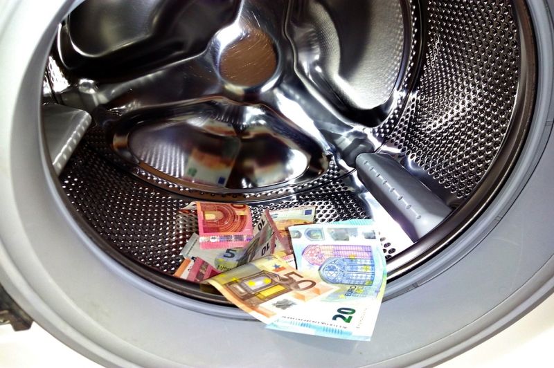 money-laundering-1952737_960_720.jpg