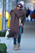 2ba8c1df0e7a37021cc0d23851401b85-lenny-kravitz-why-is-your-scarf-so-big.jpg