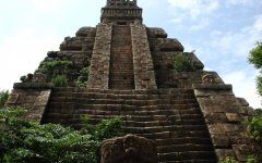 aztec-ancient-temple-_76982-34.jpg