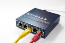 800px-Netgear_Gigabit_Switch_5-port.jpg