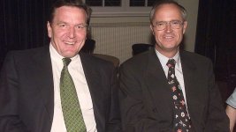 1286126269-gerhard-schroeder-wird-interview-hans-eichel-spd-24ef.jpg