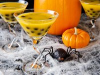 halloween-getränke-cocktails-rezepte-party-deko-spinnen-kürbisse-spinnennetz.jpg