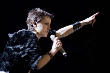 800px-The_Cranberries_en_Barcelona_11.jpg