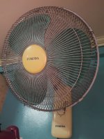 electric_wall_fan_defective_1529813753_4a758247.jpg