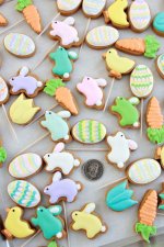 easy-mini-easter-cookie-pops.jpg
