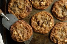 flat-and-chewy-chocolate-chip-cookies-articleLarge-v3.jpg