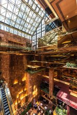 800px-Trump_Tower_-_the_atrium.jpg