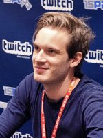 450px-PewDiePie_at_PAX_2015_crop.jpg