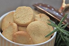 sandkekse-mit-rosmarin.jpg