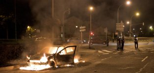 Second-Night-Of-Riots-Trappes.jpg