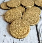 Gold-Oreos-for-St.-Patricks-Day-725x739.jpg