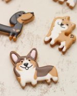 f4e31741fb9dcb50372a942665c407a4--decorated-dog-cookies-fondant-cookies.jpg