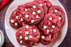 Red-Velvet-Cookies-LEAD-01.jpg