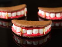 20141022-dracula-cookies-vicky-wasik-7-1500x1125.jpg