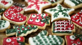 christmas-holiday-yuletide-cookies-Christmas-Cookie-Recipes-pb-FEATURED.jpg