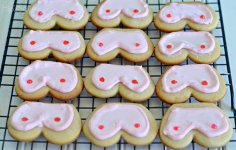boobie-cookies-for-breast-cancer-awareness-month-e1553175877232.jpg