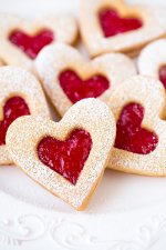 linzer-cookies6+srgb..jpg