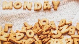 1862332-montag-kekse-auf-einem-tuch-kostenlos-foto.jpg