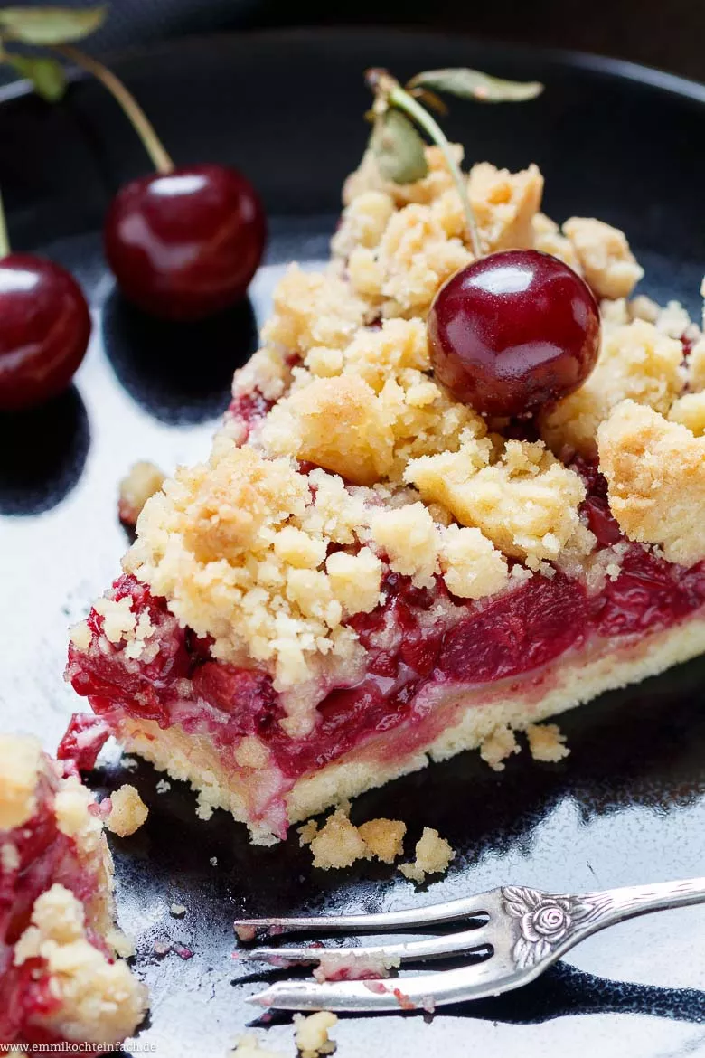 Kirschkuchen-mit-Streusel-6.webp
