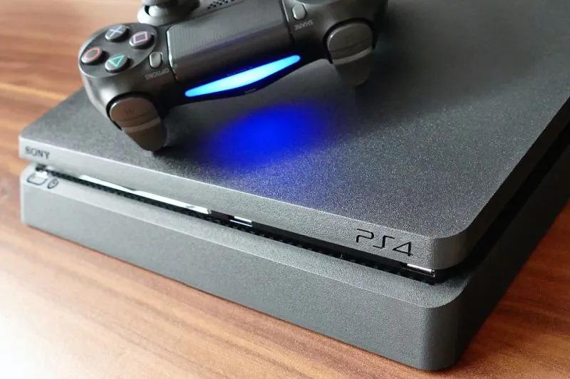 ps4-2326616_960_720-1.jpg