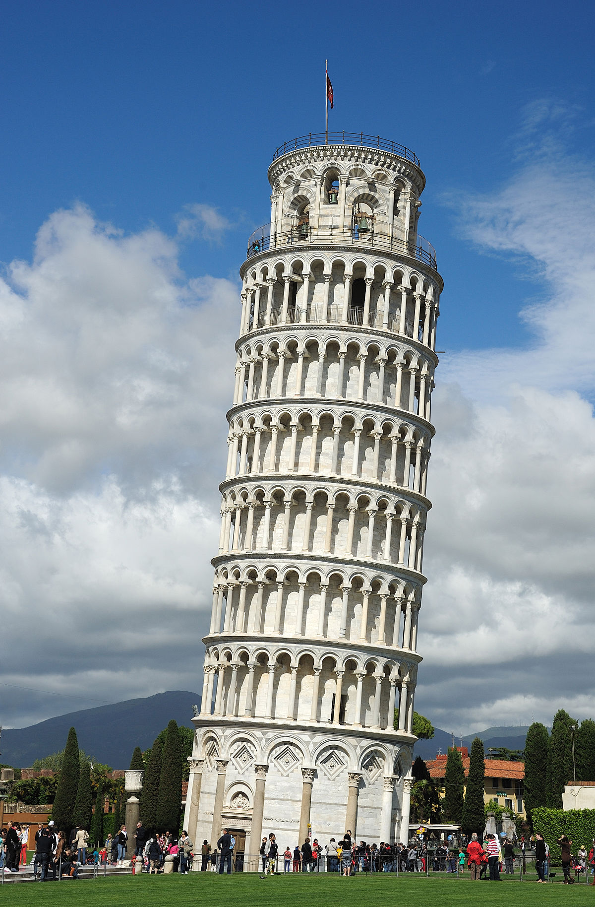 1200px-The-Leaning-Tower-of-Pisa-SB.jpg